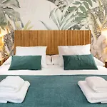 Selvatic With Pool, Cinema, Sauna & Mini Golf