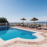 Selvatic With Pool, Cinema, Sauna & Mini Golf