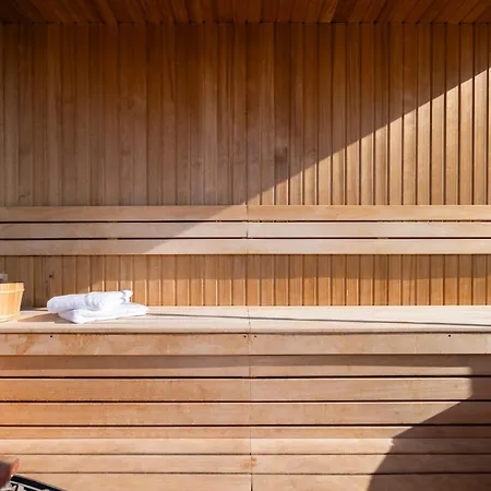 Selvatic With Pool, Cinema, Sauna & Mini Golf