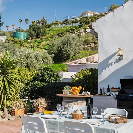 Villa Selvatic With Pool, Cinema, Sauna & Mini Golf