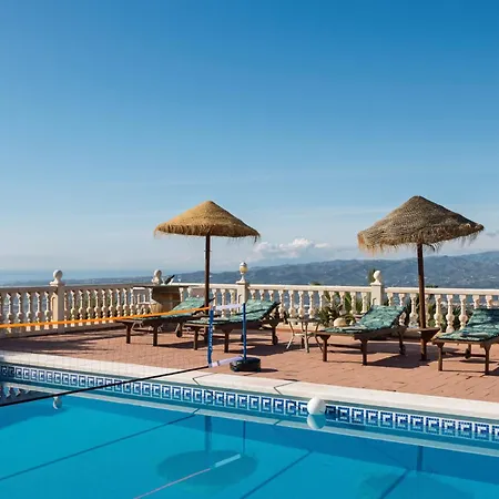 Selvatic With Pool, Cinema, Sauna & Mini Golf Arenas (Malaga)