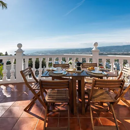 Selvatic With Pool, Cinema, Sauna & Mini Golf * Arenas (Malaga)