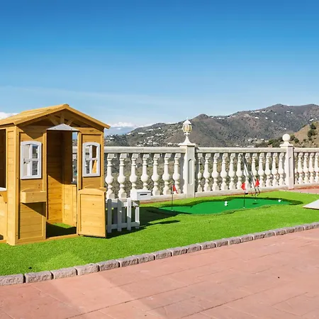 Selvatic With Pool, Cinema, Sauna & Mini Golf Arenas (Malaga)